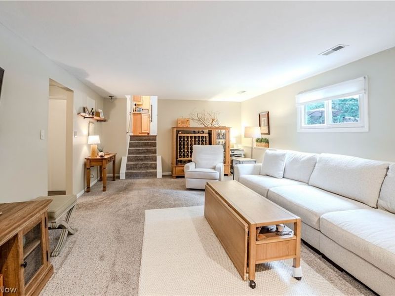 20566 Village Green Drive, Strongsville, OH 44149 Photo 32