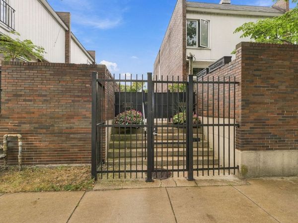 1174 E 53rd Street, Chicago, IL 60615