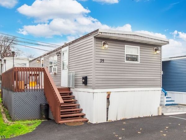 39 Helen Drive, Moonachie, NJ 07074