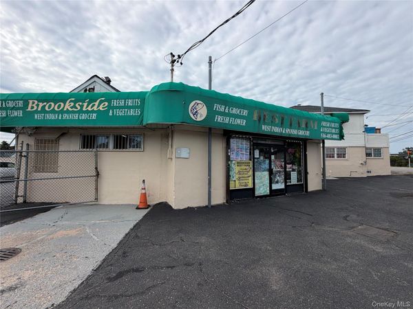 1010 Brookside Avenue , Uniondale, NY 11553