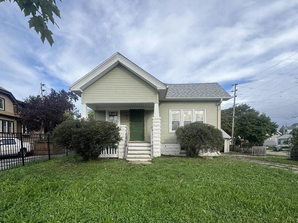 5742 N 43rd STREET, Milwaukee, WI 53209