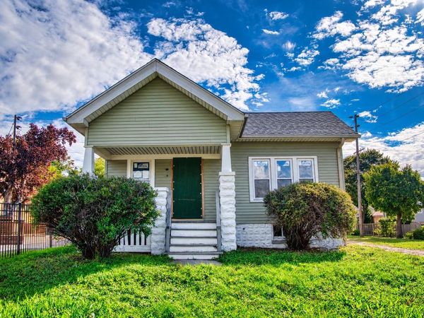 5742 N 43rd STREET, Milwaukee, WI 53209