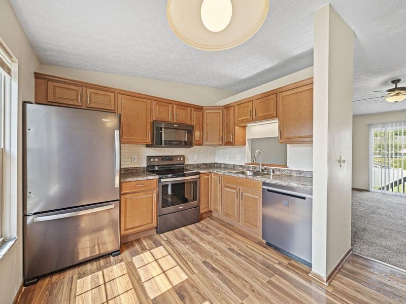 3542 Woody Way , Canal Winchester, OH 43110 Photo 8