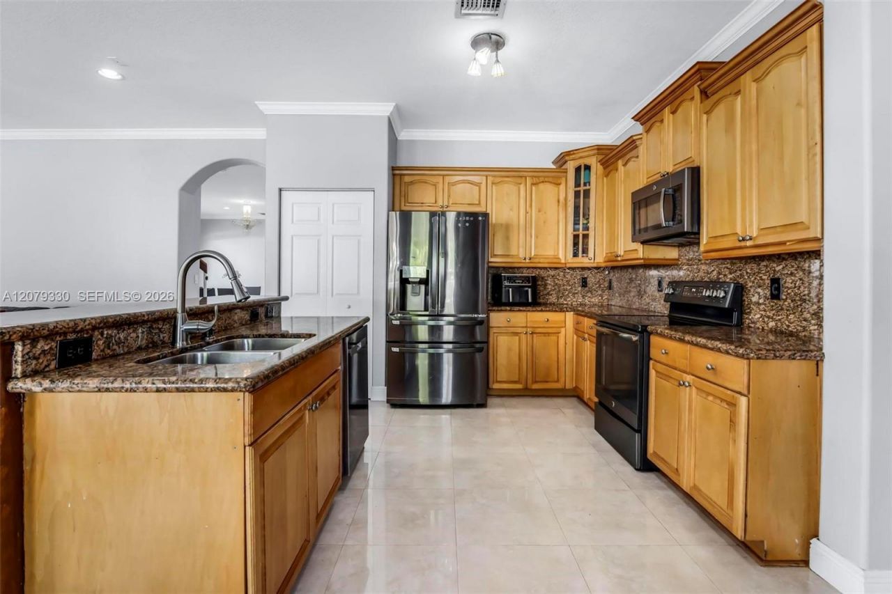 2566 SW 158th Ave, Miramar, FL 33027 Photo