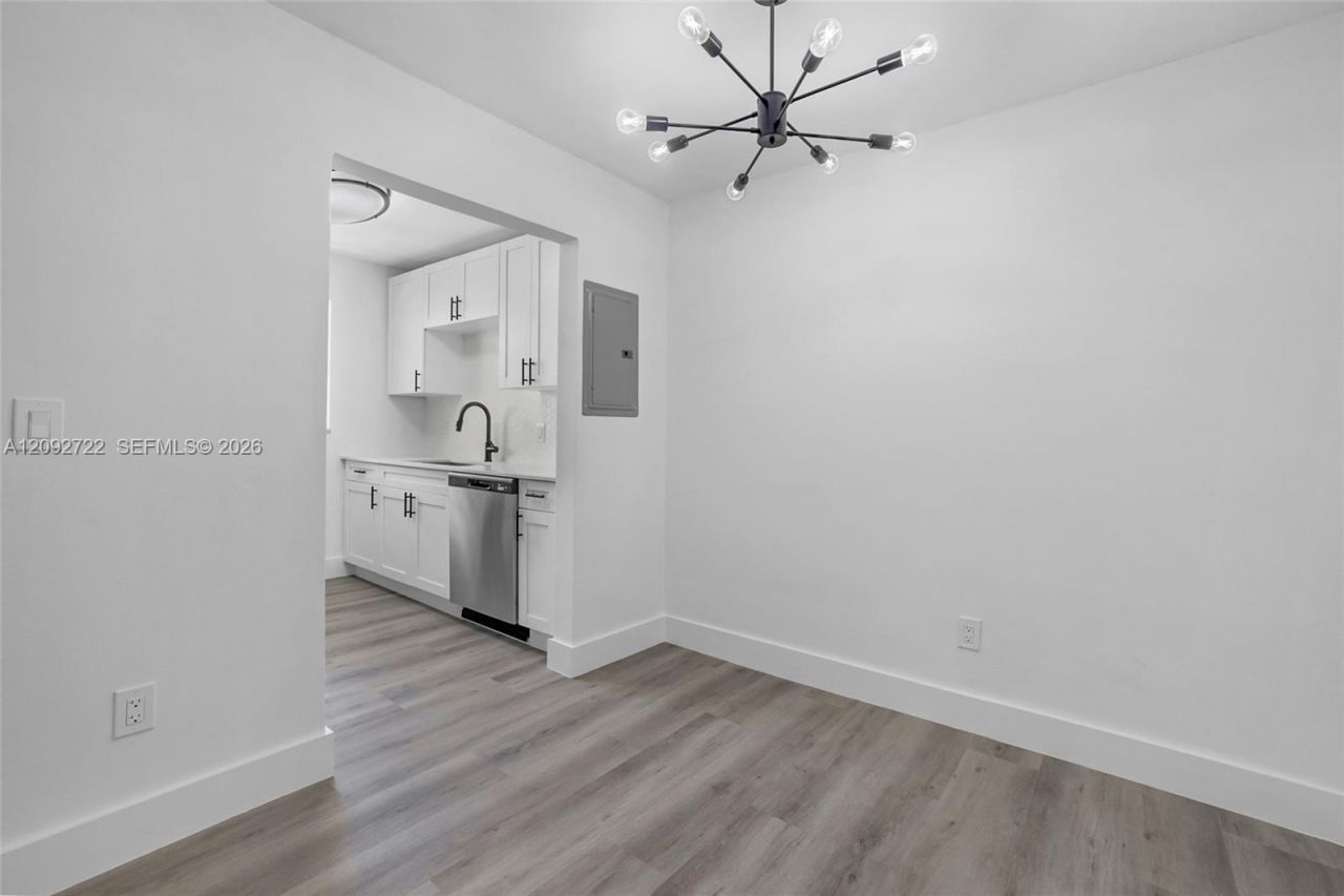 631 Jefferson Ave, Unit 304, Miami Beach, FL 33139 Photo