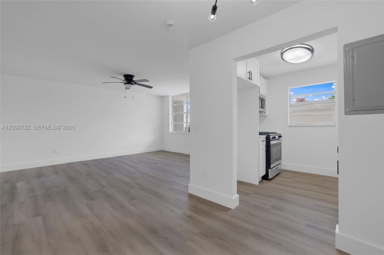 631 Jefferson Ave, Unit 304, Miami Beach, FL 33139 Photo