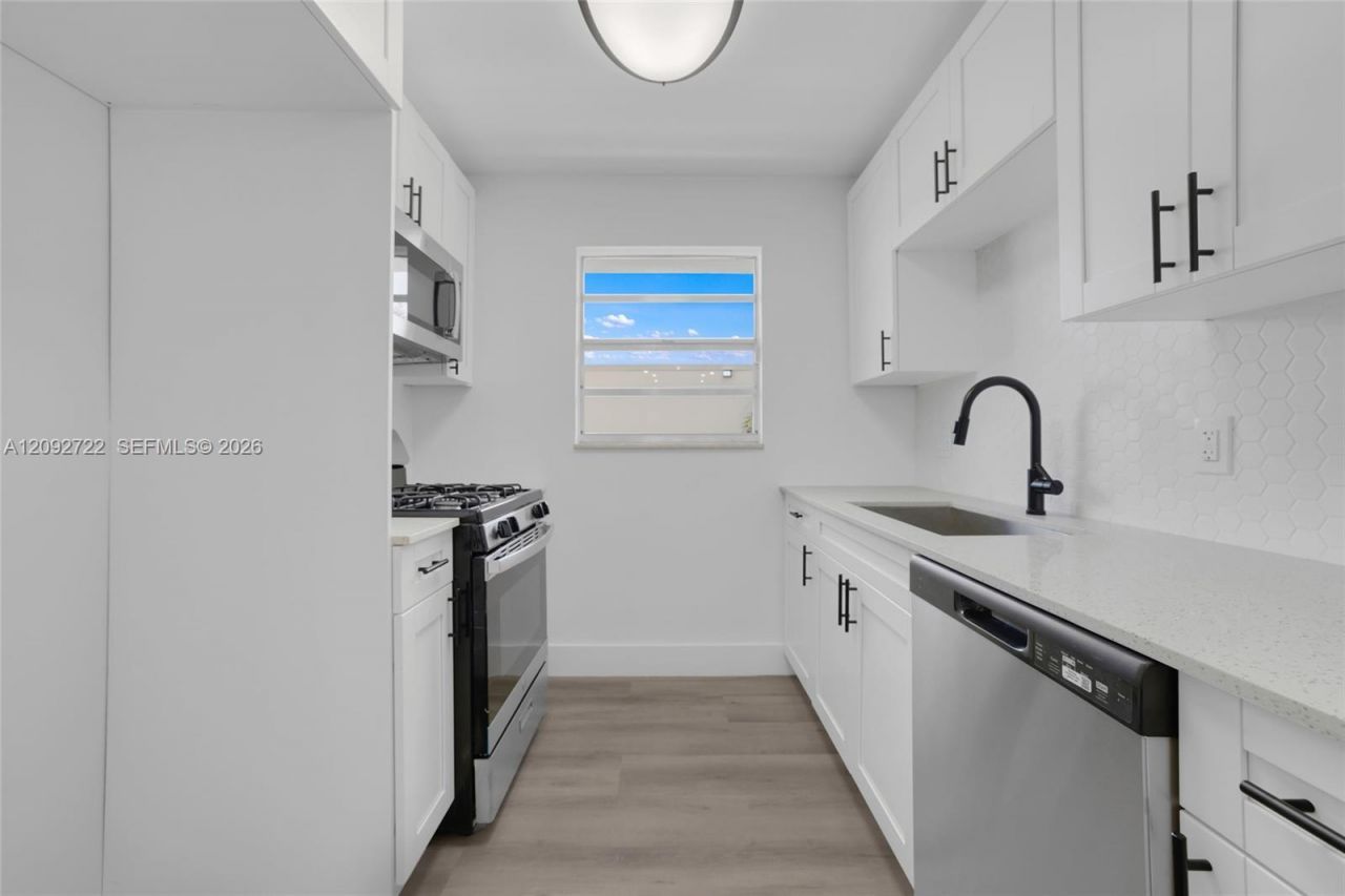 631 Jefferson Ave, Unit 304, Miami Beach, FL 33139 Photo