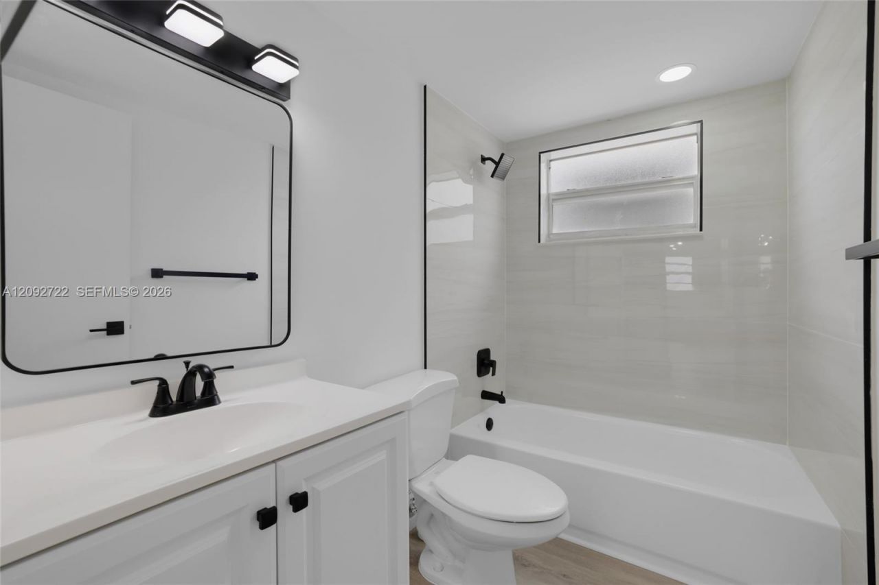 631 Jefferson Ave, Unit 304, Miami Beach, FL 33139 Photo
