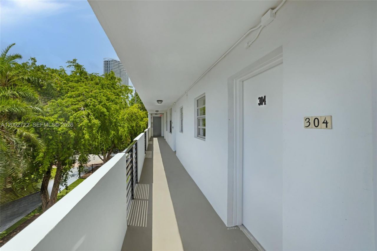 631 Jefferson Ave, Unit 304, Miami Beach, FL 33139 Photo