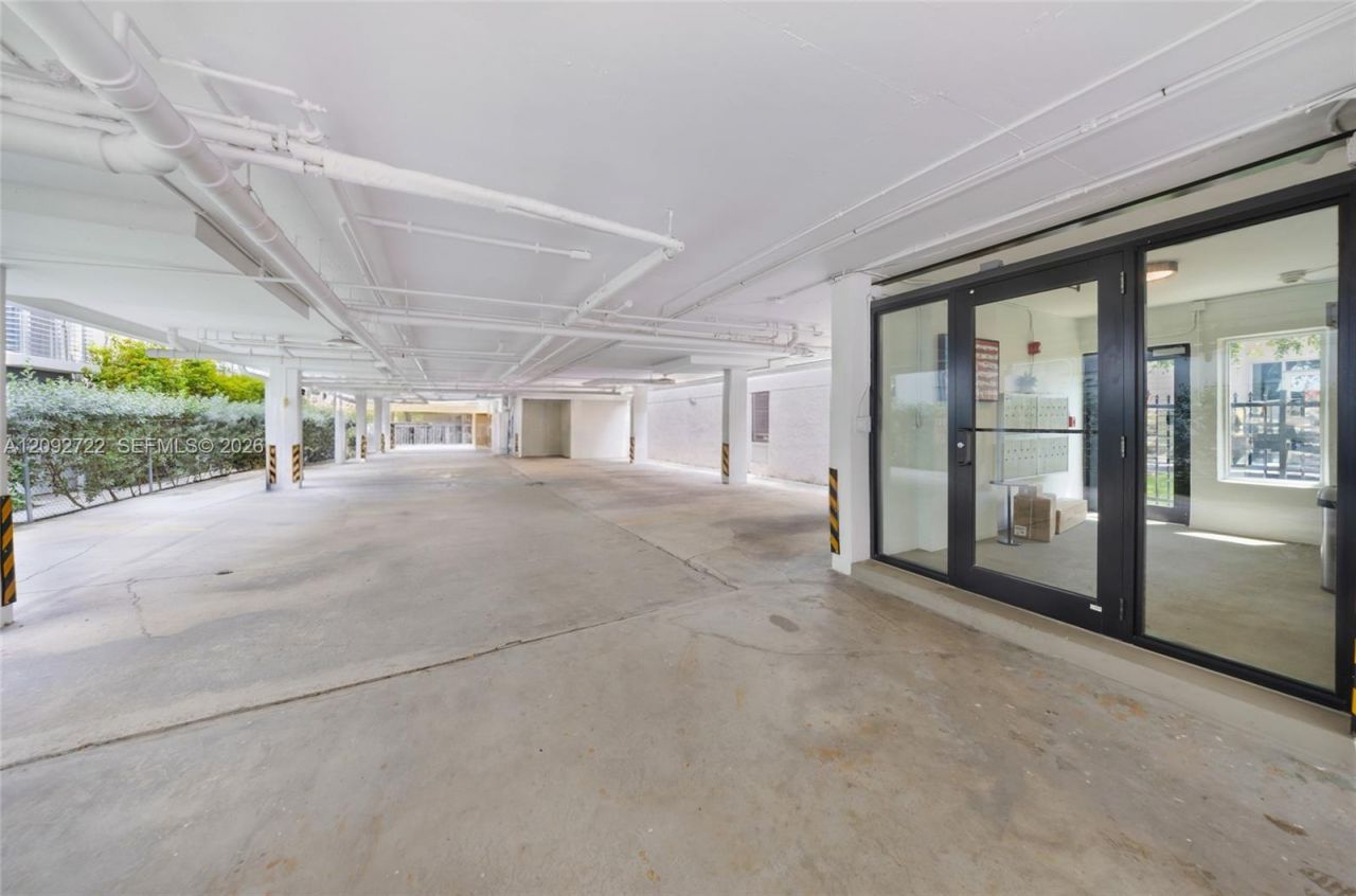 631 Jefferson Ave, Unit 304, Miami Beach, FL 33139 Photo