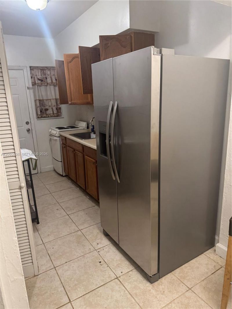 1020 SW 5th St, Unit 4, Miami, FL 33130 Photo