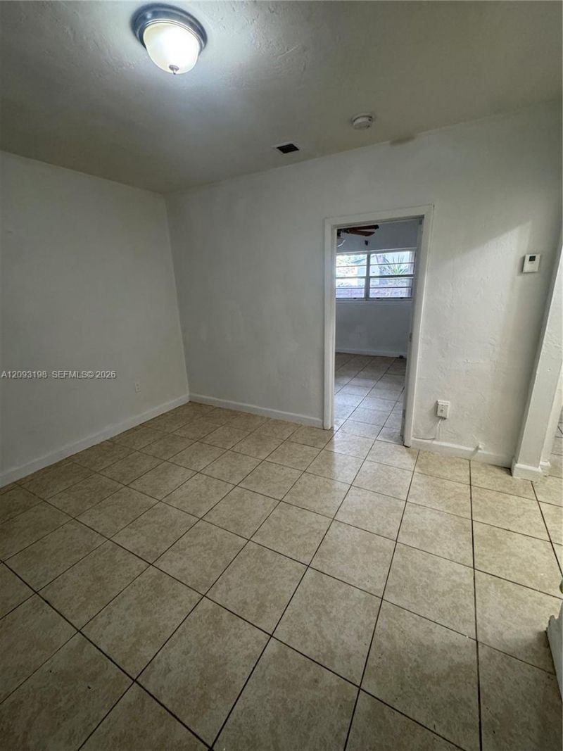1020 SW 5th St, Unit 4, Miami, FL 33130 Photo