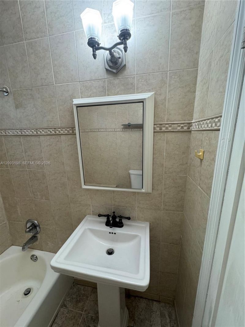 1020 SW 5th St, Unit 4, Miami, FL 33130 Photo