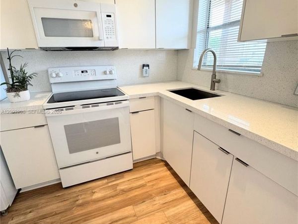 8500 Sunrise Lakes Blvd , Unit 103, Sunrise, FL 33322