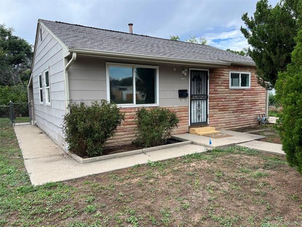 945 Lima Street , Aurora, CO 80010