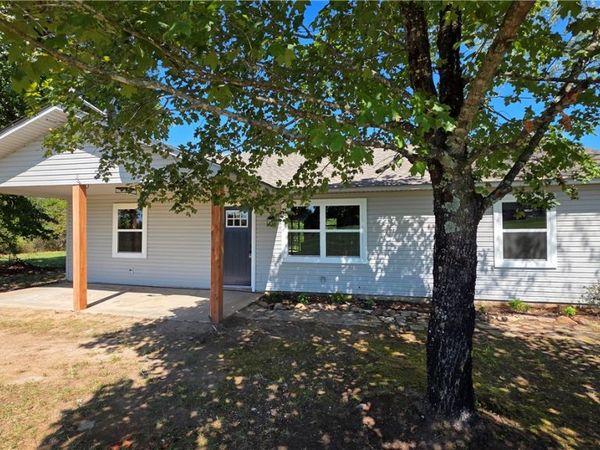 2701 State Highway 818 , Clarksville, AR 72830