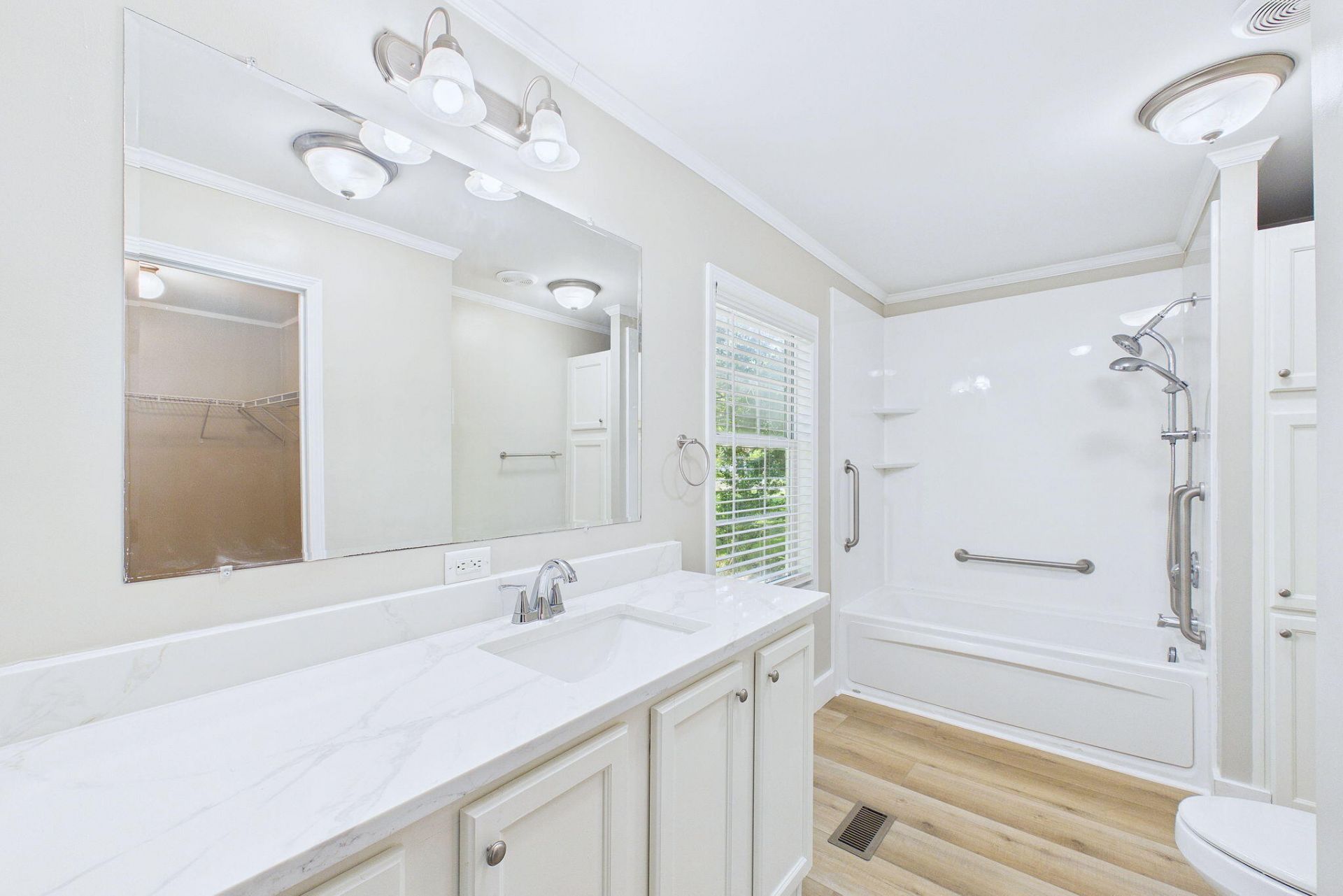 632 Levee Drive Photo 19