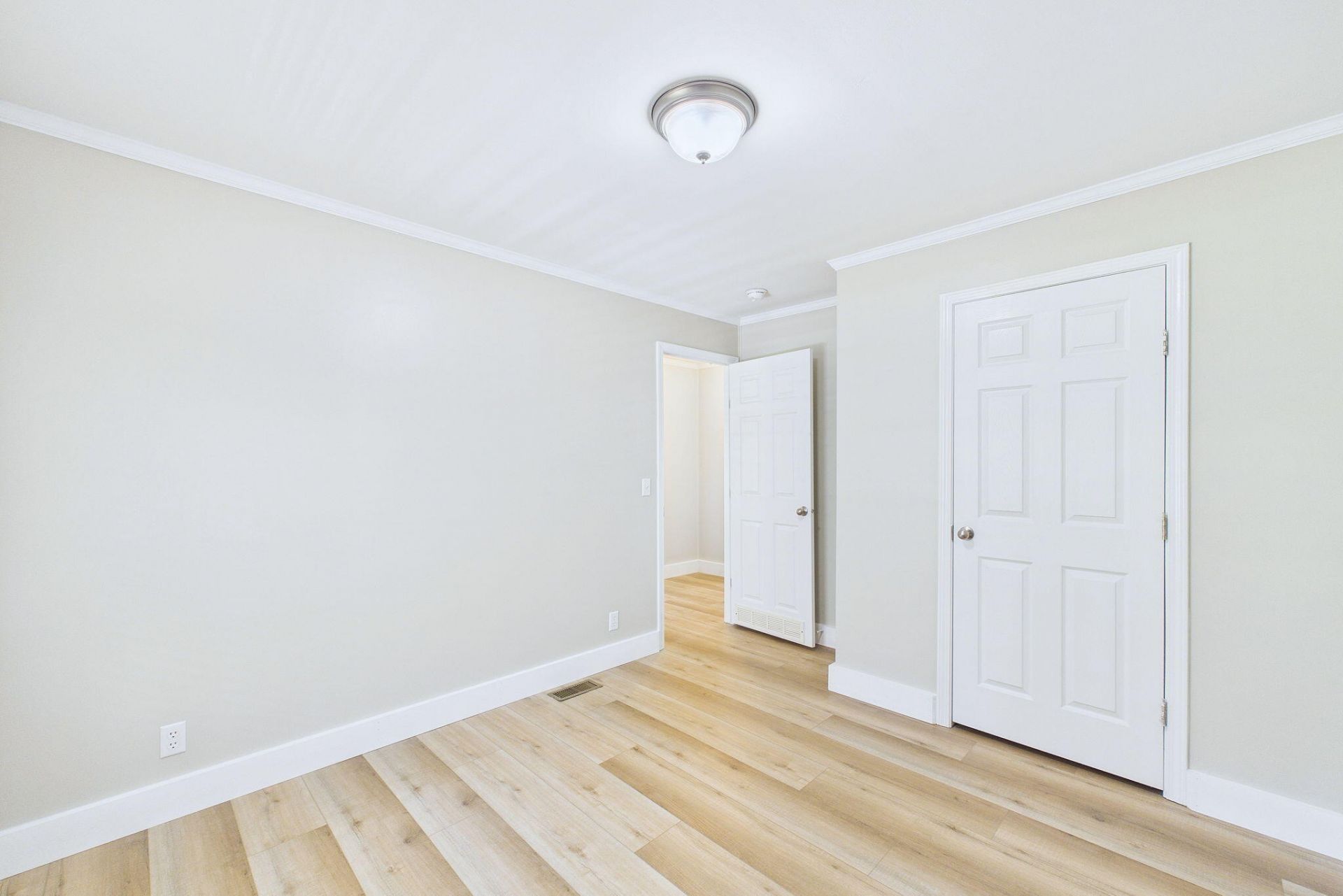 632 Levee Drive Photo 24