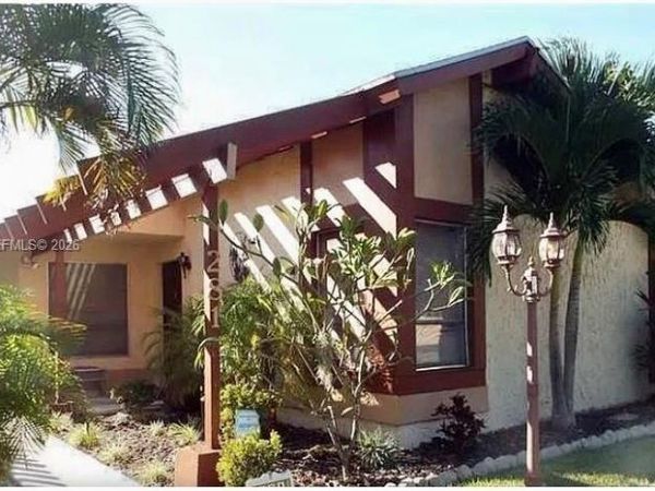 281 SW 83rd Ave , North Lauderdale, FL 33068