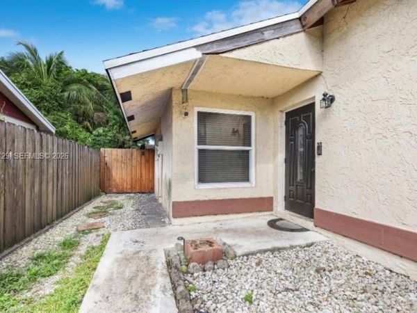 281 SW 83rd Ave , North Lauderdale, FL 33068