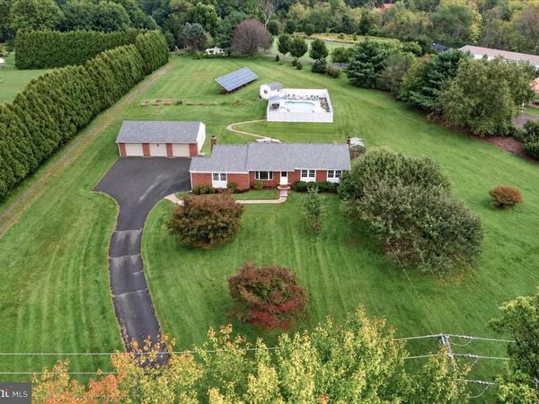 805 ELLIS WOODS ROAD, POTTSTOWN, PA 19465