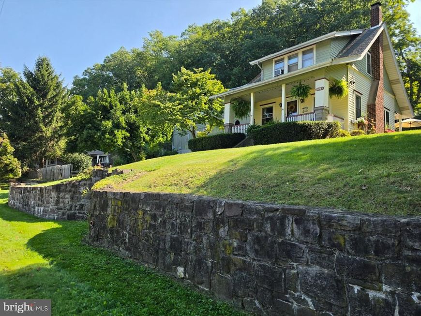 9747 Easton Road, Kintnersville, PA 18930 Main Photo