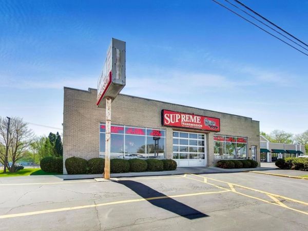 18W325 Roosevelt Road , Oakbrook Terrace, IL 60181