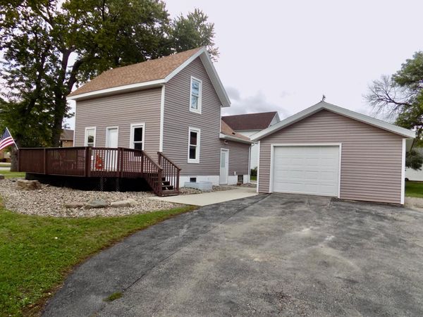 303 1st Avenue SE, Grand Meadow, MN 55936