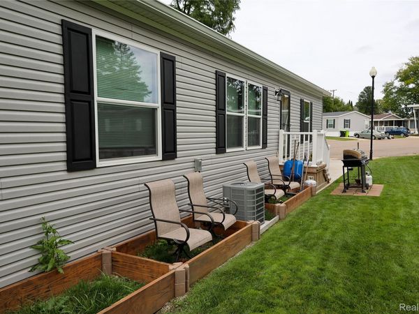 79 Woodridge Ct , White Lake Township, Mi 48386