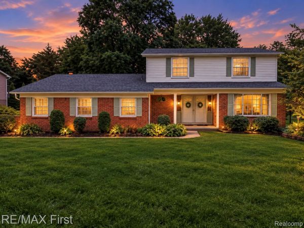 3856 Estates Drive , Troy, Mi 48084