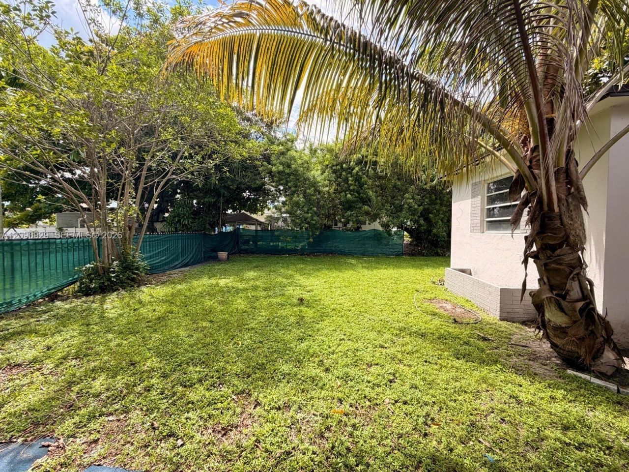 1250 NW 58th St, Miami, FL 33142 Photo