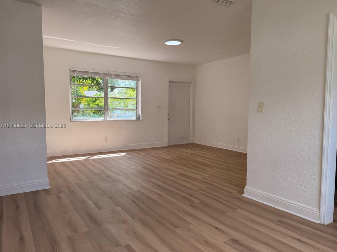 1250 NW 58th St, Miami, FL 33142 Photo