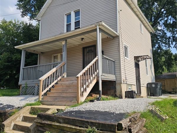 212 E Miller Avenue , Akron, OH 44301