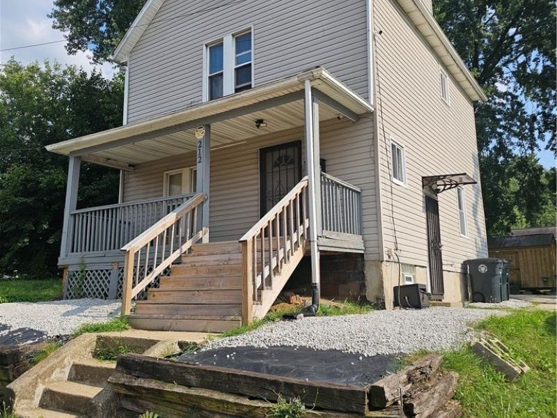 212 E Miller Avenue, Akron, OH 44301 Photo 1