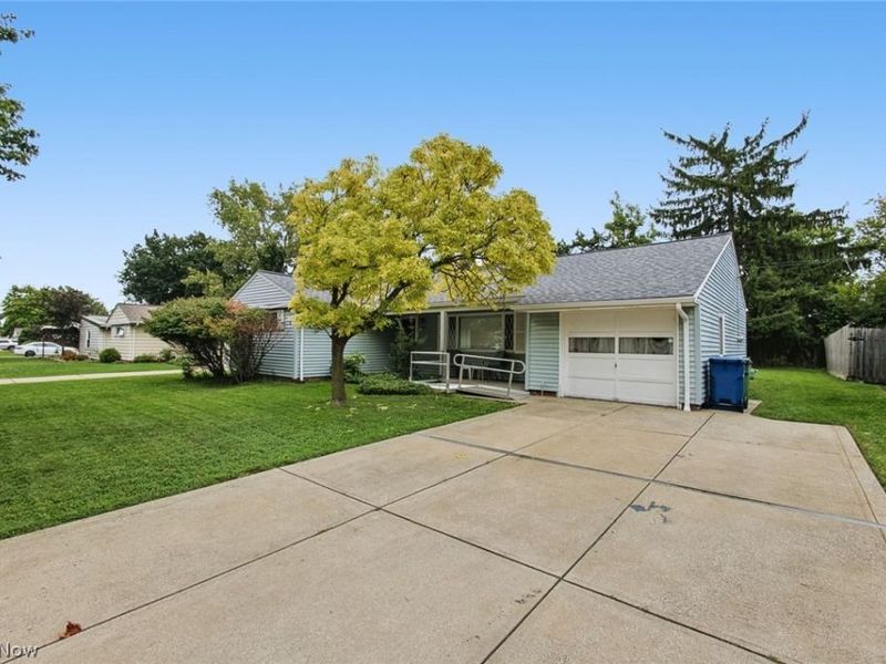 6331 Alderwood Road, Parma Heights, OH 44130 Photo 2