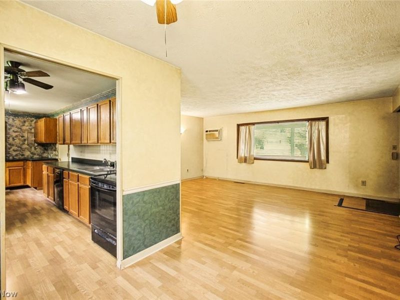 6331 Alderwood Road, Parma Heights, OH 44130 Photo 9