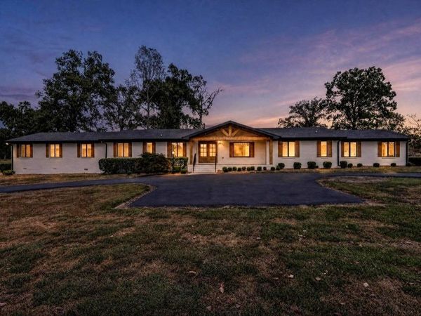 76 Ledford Mill Lane, Normandy, TN 37360