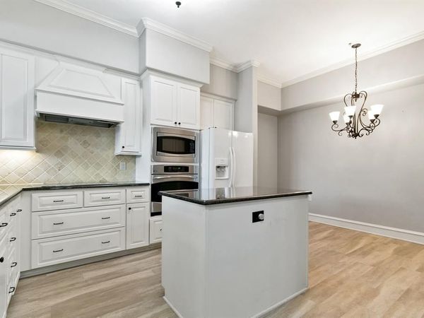 301 Watermere Drive , Unit 212, Southlake, TX 76092