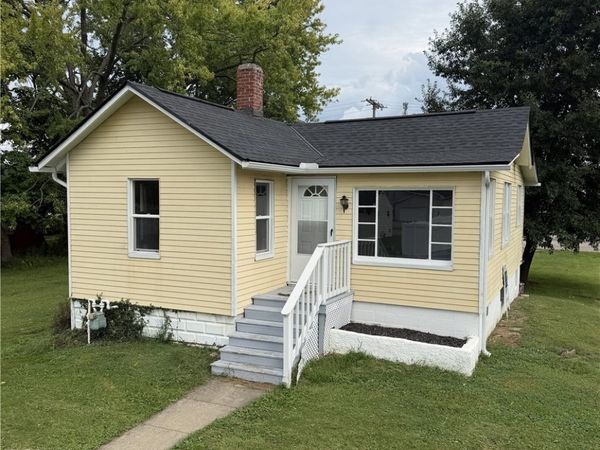 2410 Marion Avenue , Zanesville, OH 43701
