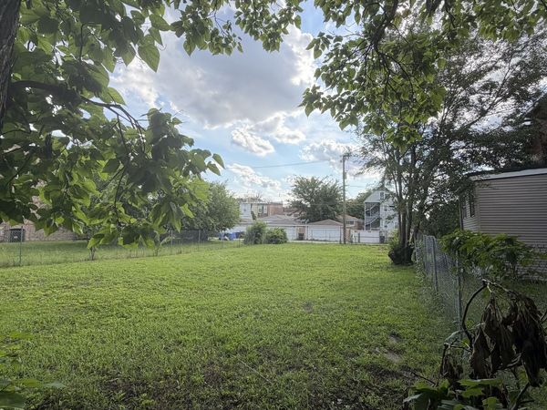 6932 S Vernon Avenue, Chicago, IL 60637