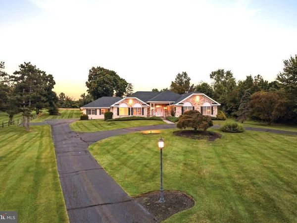 225 GROVE VALLEY COURT, CHALFONT, PA 18914