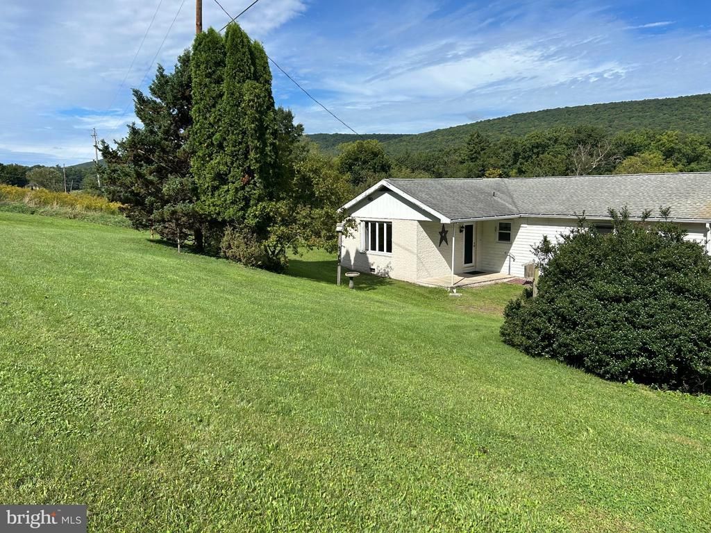 299 LITTLE MOUNTAIN ROAD , RINGTOWN, PA 17967