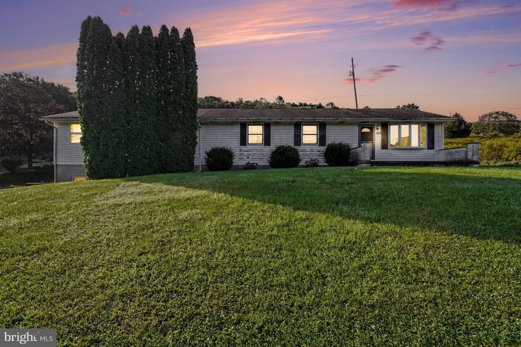299 LITTLE MOUNTAIN ROAD , RINGTOWN, PA 17967