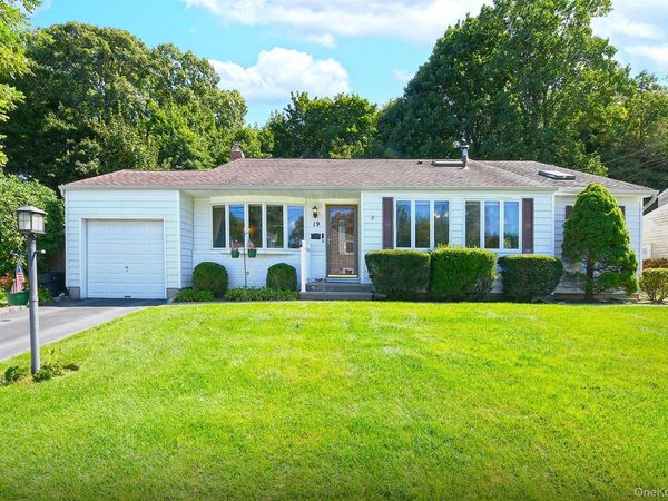 19 Court Drive, South Huntington, NY 11746