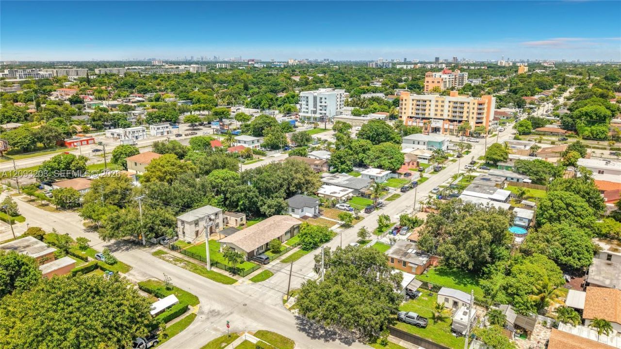 1785 NW 52nd St, Miami, FL 33142 Photo