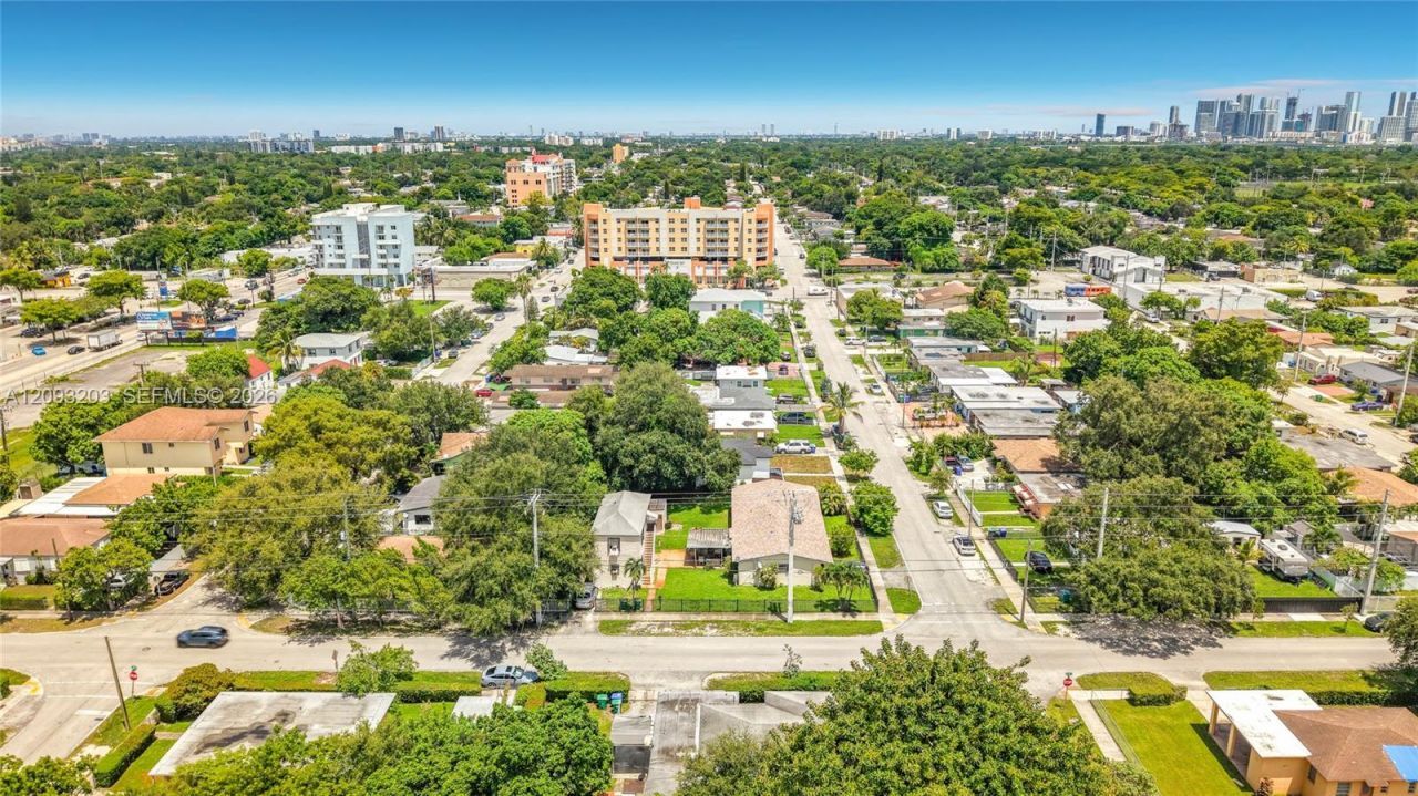1785 NW 52nd St, Miami, FL 33142 Photo