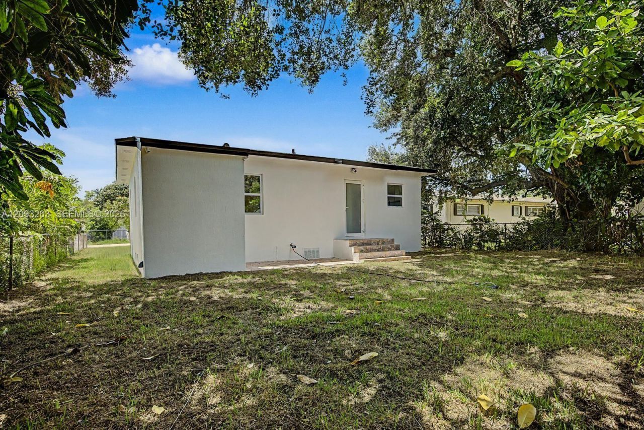 1785 NW 52nd St, Miami, FL 33142 Photo