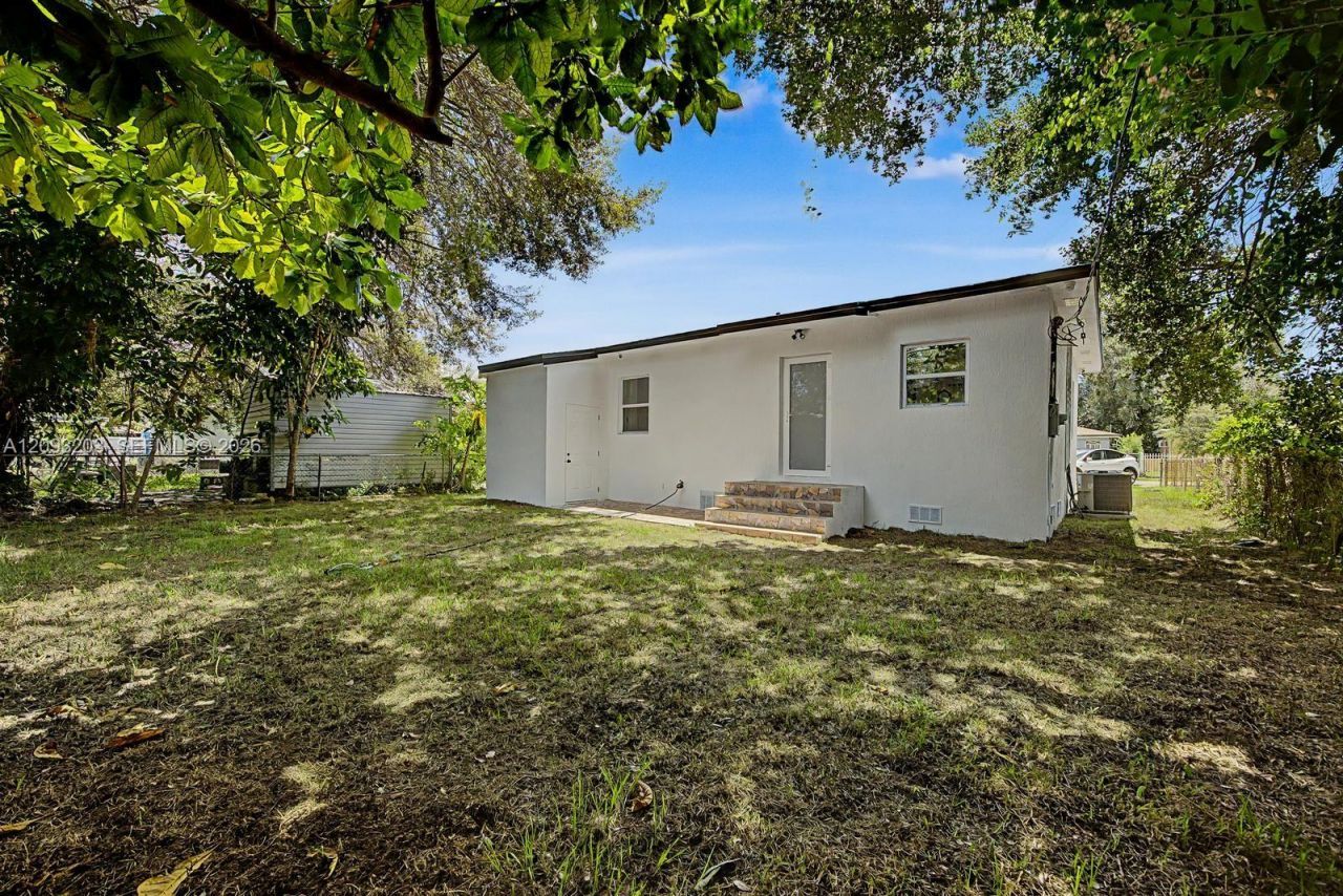 1785 NW 52nd St, Miami, FL 33142 Photo
