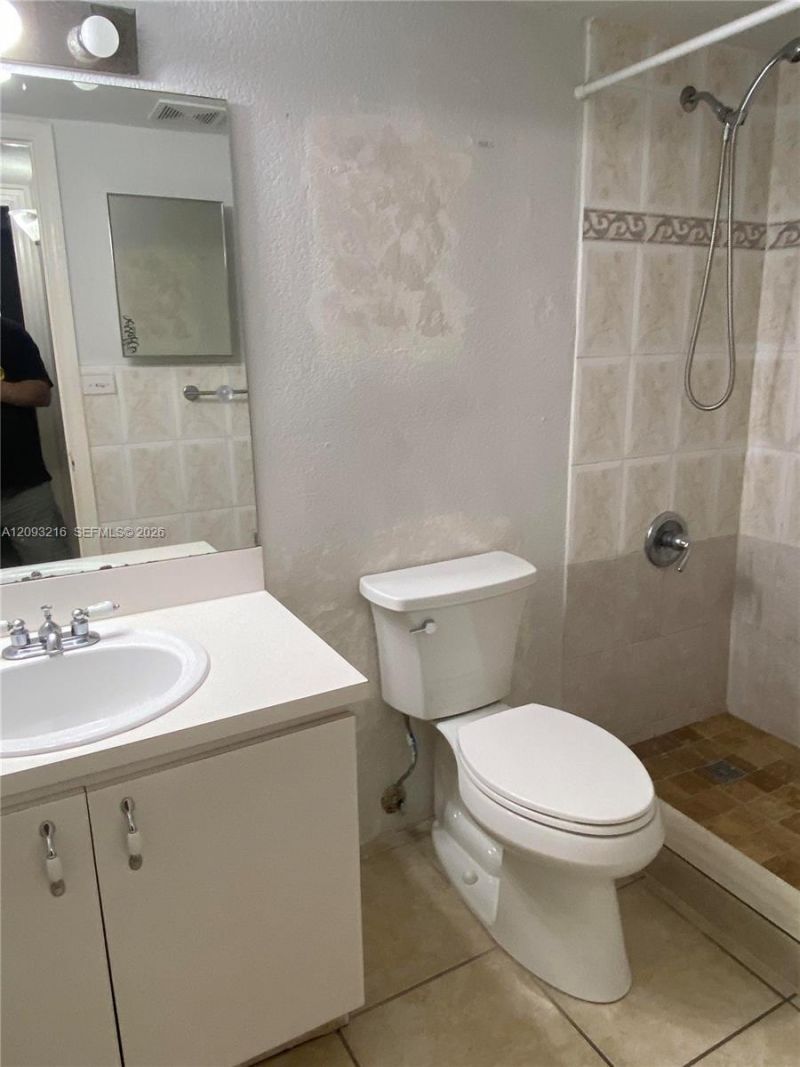666 W 81st St , Unit 127, Hialeah, FL 33014 Photo