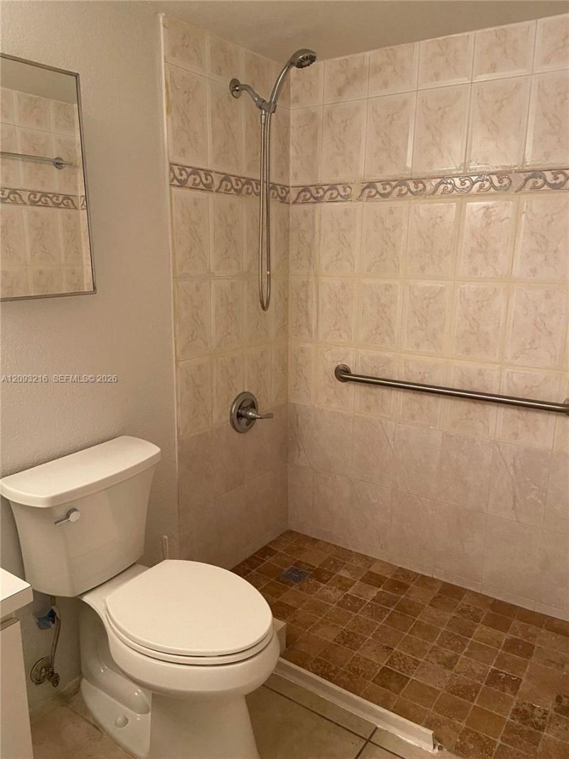 666 W 81st St , Unit 127, Hialeah, FL 33014 Photo
